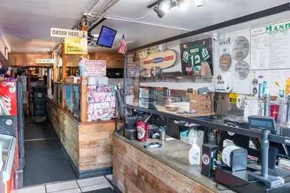 Manhattan Pizzeria, business photo 3