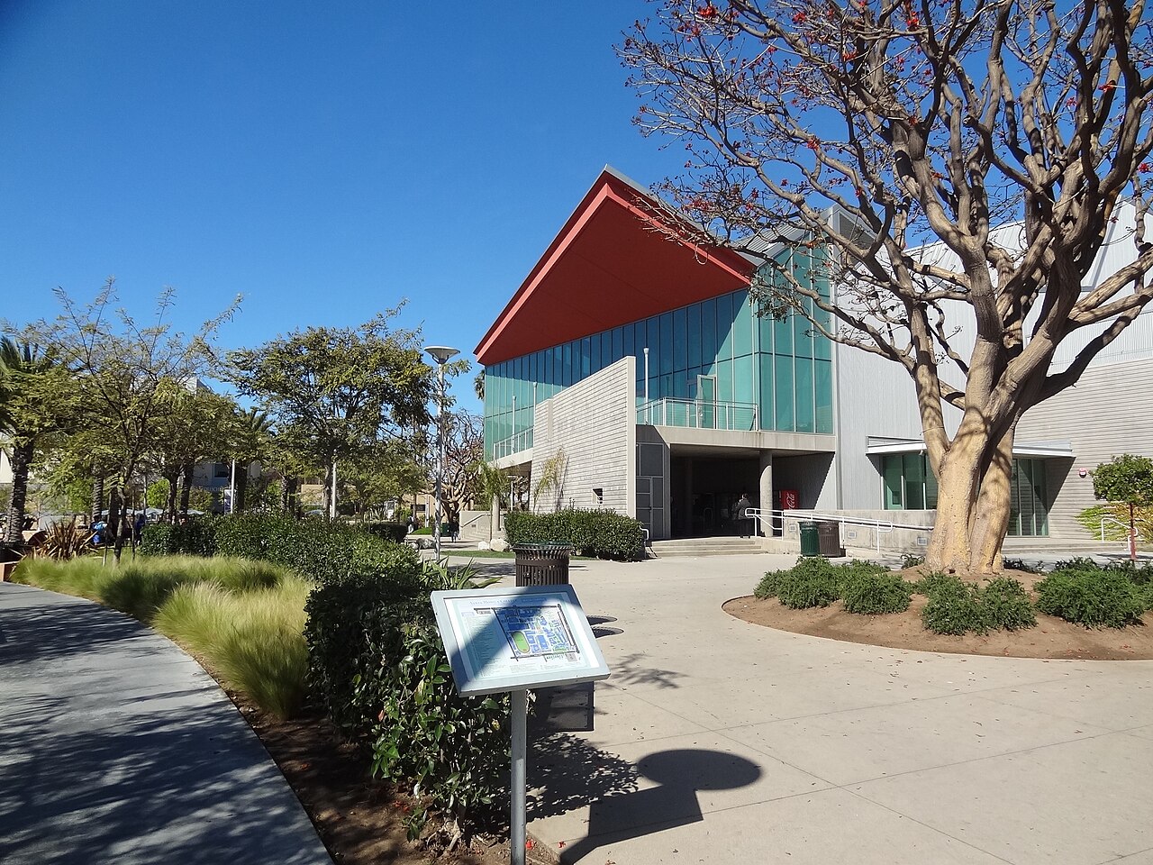 Smctheaterartsbuilding, Santa Monica College